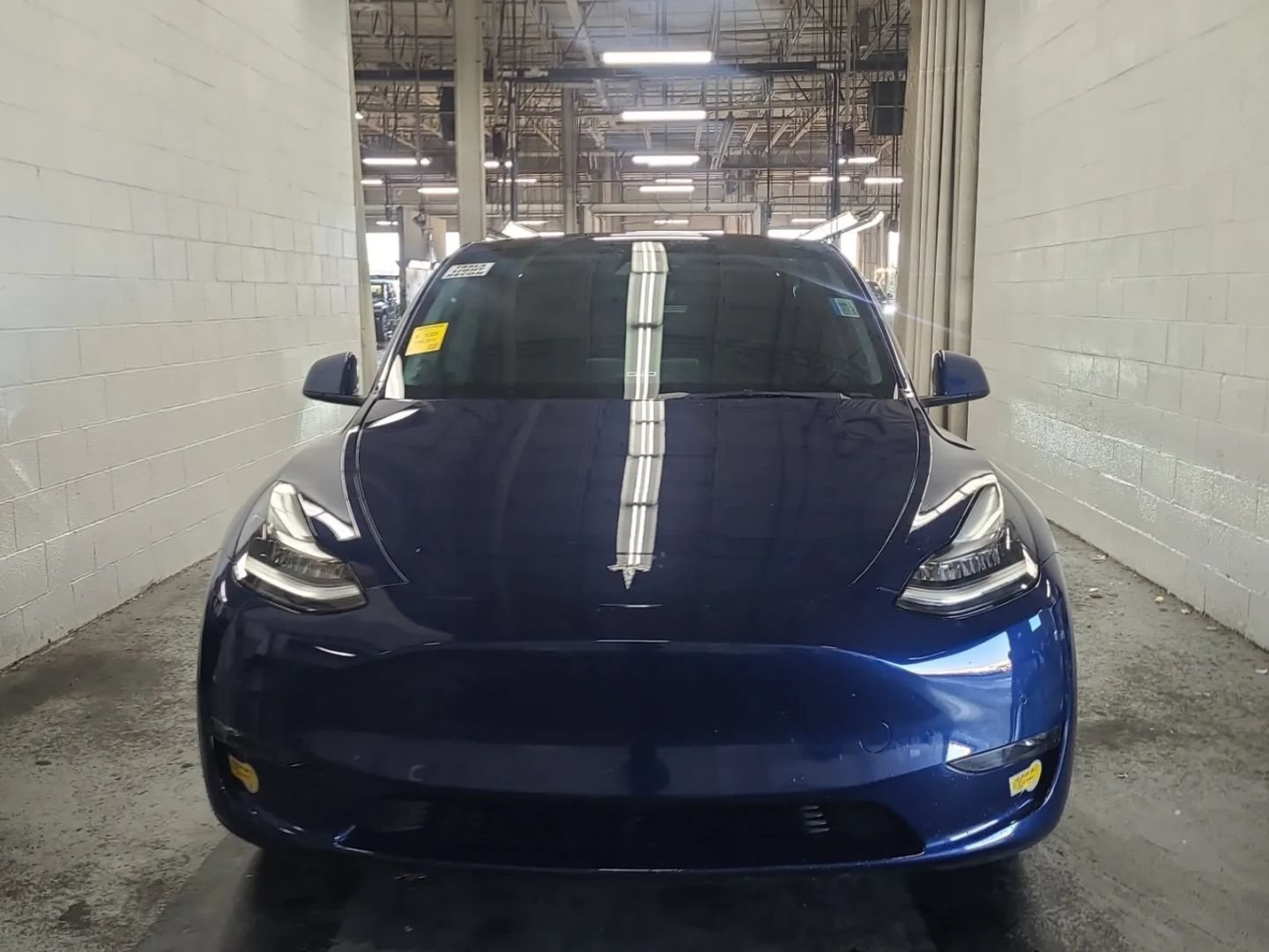 Used 2022 Tesla Model Y Long Range AWD/4WD image 2