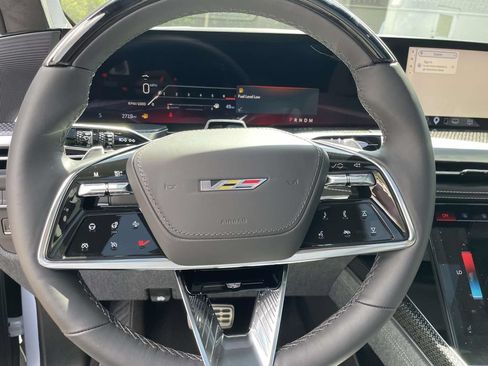 Used 2026 Cadillac Escalade V AWD/4WD image 23