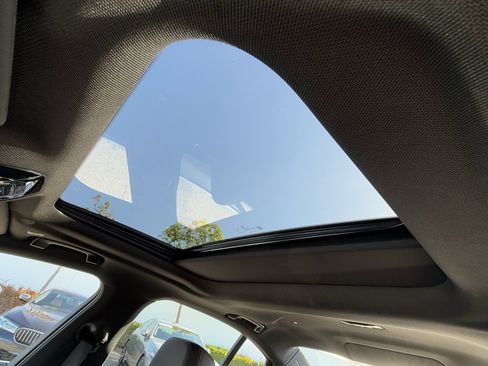 Used 2025 BMW i5 xDrive40 w/ Premium Package image 23