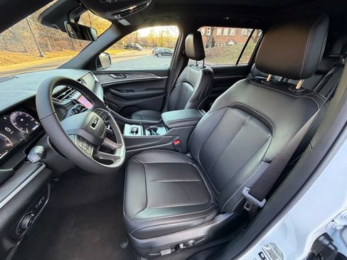 New 2025 Jeep Grand Cherokee L Limited image 16