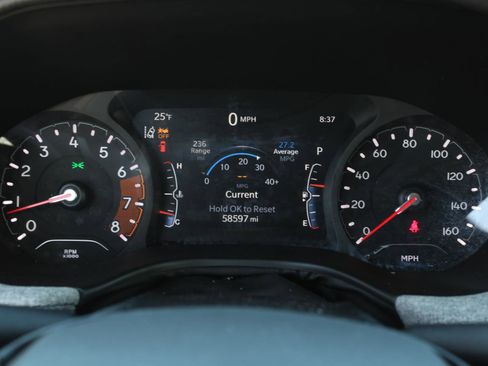 Used 2024 Jeep Compass Latitude image 11