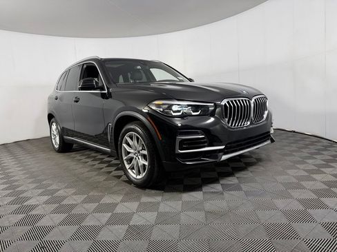 Used 2022 BMW X5 xDrive40i w/ Parking Assistance Package AWD/4WD image 2