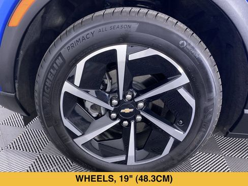 Certified 2025 Chevrolet Equinox EV LT FWD image 28