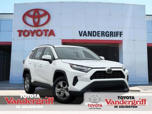 Certified 2025 Toyota RAV4 XLE AWD/4WD image 1