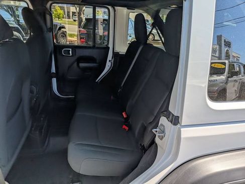 Used 2022 Jeep Wrangler Unlimited Sport w/ Sun And Sound Package AWD/4WD image 11