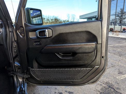 Used 2022 Jeep Gladiator Mojave w/ Cold Weather Group image 30