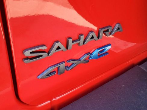 Used 2025 Jeep Wrangler Unlimited Sahara image 30