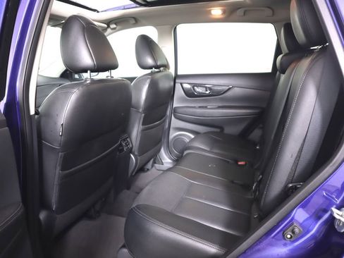 Certified 2018 Nissan Rogue SL w/ Premium Package image 18