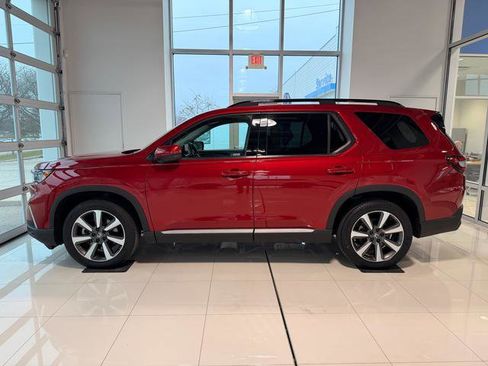 Used 2024 Honda Pilot Elite image 3