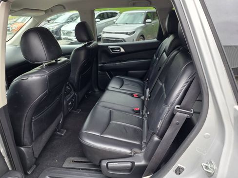 Used 2019 Nissan Pathfinder SL AWD/4WD image 7
