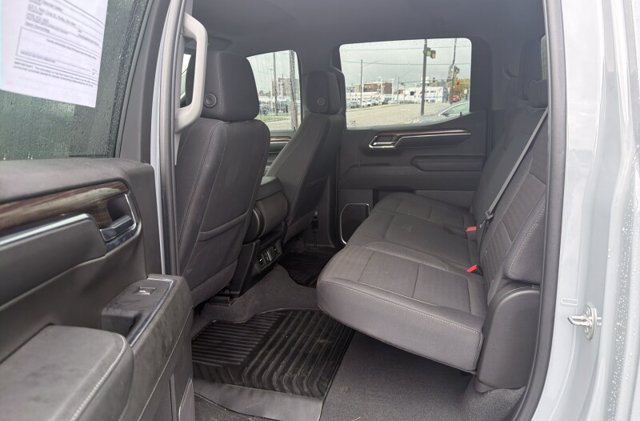 Used 2024 Chevrolet Silverado 1500 LT AWD/4WD image 9