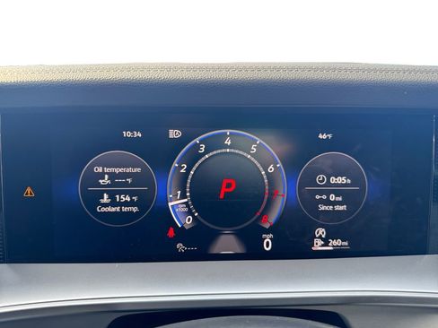 Used 2025 Volkswagen Tiguan SE R-Line image 16