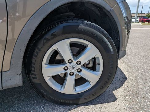 Used 2014 Toyota RAV4 XLE FWD image 11