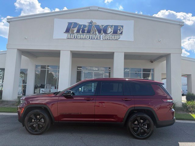 Used 2021 Jeep Grand Cherokee L Laredo RWD image 1