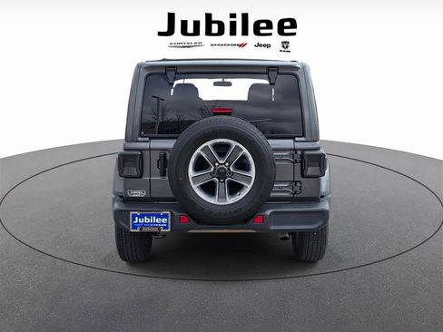 Used 2021 Jeep Wrangler Unlimited Sahara image 3