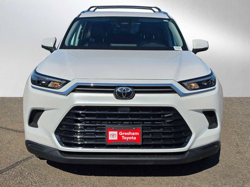 Used 2024 Toyota Grand Highlander AWD image 8