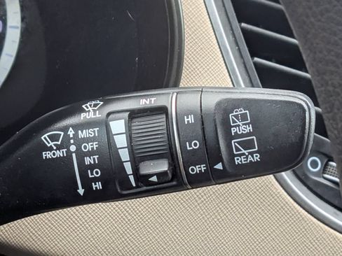 Used 2019 Hyundai Santa Fe XL SE FWD image 29