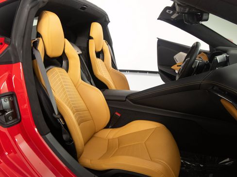 Used 2020 Chevrolet Corvette Stingray Premium Cpe w/ 3LT Preferred Equipment Group RWD image 33