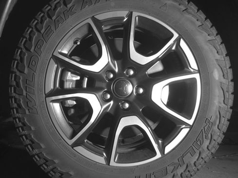 Used 2025 Jeep Compass Trailhawk image 12