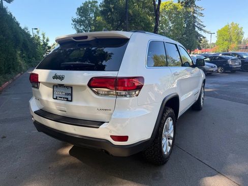 Used 2021 Jeep Grand Cherokee Laredo X AWD/4WD image 3