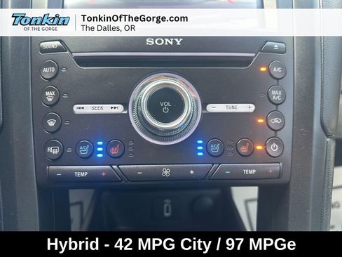 Used 2017 Ford Fusion Energi Titanium FWD image 12