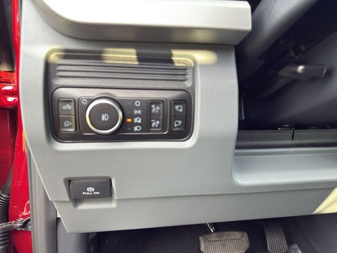 New 2026 Ford F350 XLT w/ XLT Premium Package image 17