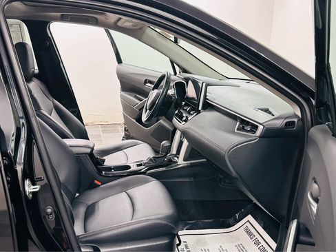 Certified 2023 Toyota Corolla Cross XLE w/ Convenience Package image 7