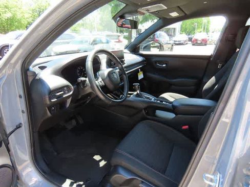 Used 2023 Honda HR-V Sport image 2