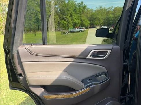 Used 2017 GMC Yukon Denali w/ Open Road Package AWD/4WD image 11