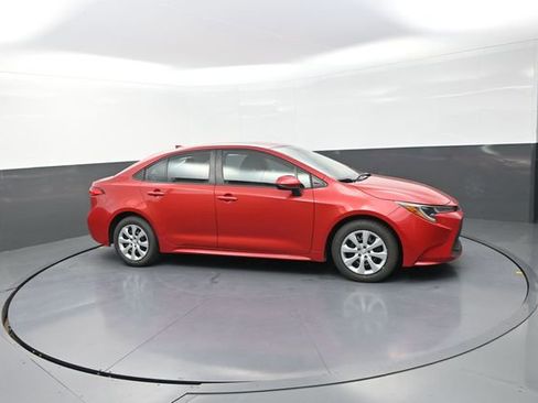 Used 2021 Toyota Corolla LE FWD image 7