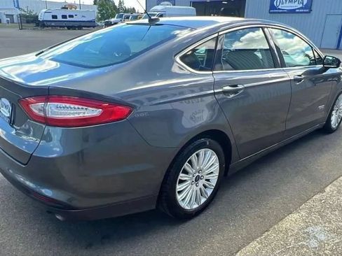 Used 2016 Ford Fusion Energi SE FWD image 10