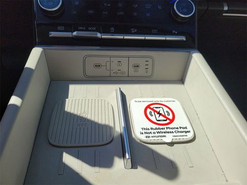 Certified 2025 Hyundai Santa Fe SEL image 32