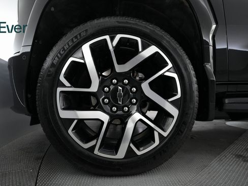 Used 2024 Chevrolet Silverado EV RST image 12