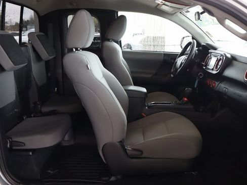 Used 2019 Toyota Tacoma SR image 37