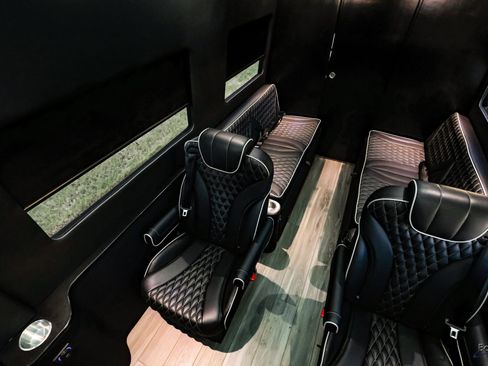 Used 2023 Mercedes-Benz Sprinter 3500 w/ Parking Package image 98