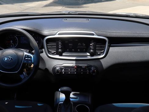 Used 2020 Kia Sorento FWD V6 image 34