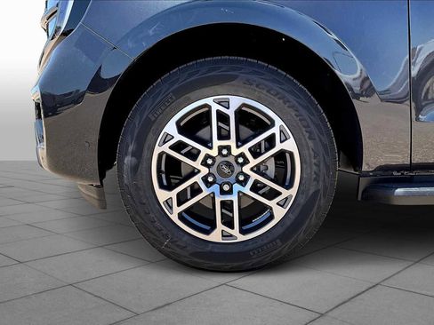 New 2025 Ford Expedition Active image 11