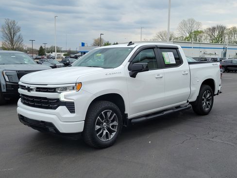 Used 2025 Chevrolet Silverado 1500 RST w/ Convenience Package II image 2