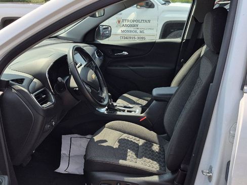Used 2024 Chevrolet Equinox LT w/ LPO, Floor Liner Package FWD image 6