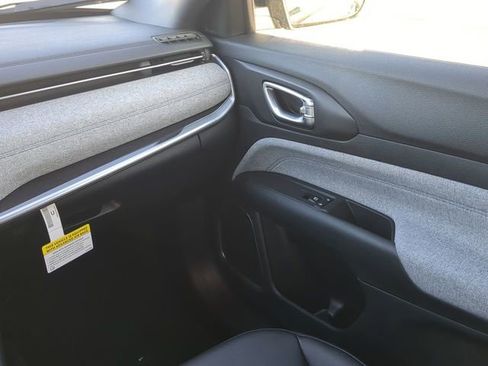 New 2026 Jeep Compass Latitude image 19