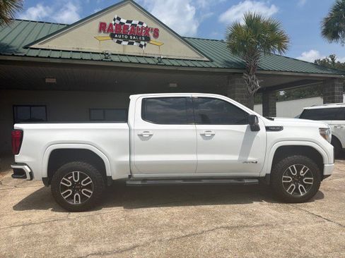 Used 2020 GMC Sierra 1500 AT4 w/ AT4 Premium Package AWD/4WD image 2