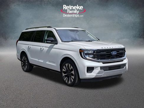 Used 2025 Ford Expedition Max Platinum w/ Driver's Package AWD/4WD image 3
