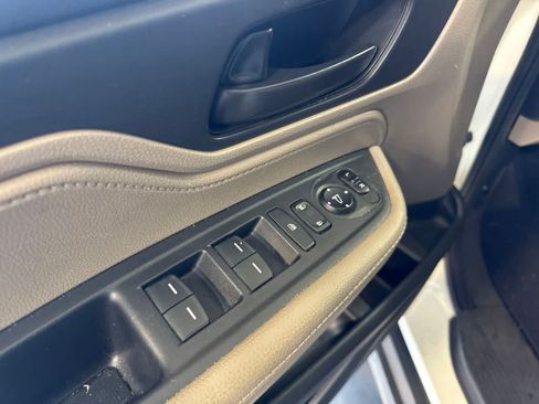 Used 2018 Honda Odyssey EX image 16