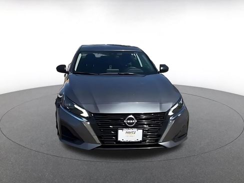 Used 2025 Nissan Altima 2.5 SV image 4