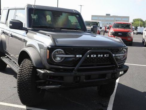 Certified 2022 Ford Bronco Wildtrak AWD/4WD image 5