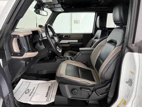 Used 2022 Ford Bronco Wildtrak image 14