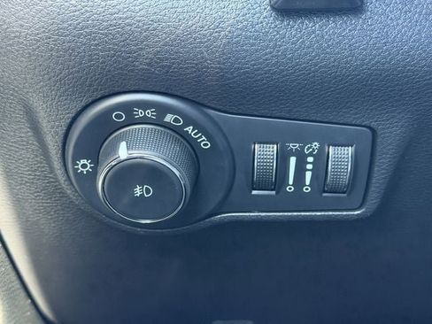 Used 2022 Jeep Compass Latitude image 21