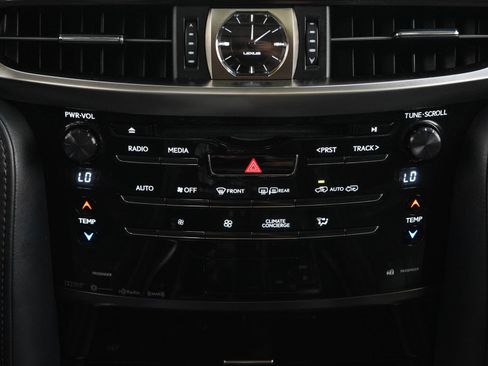 Used 2018 Lexus LX 570 4WD image 20