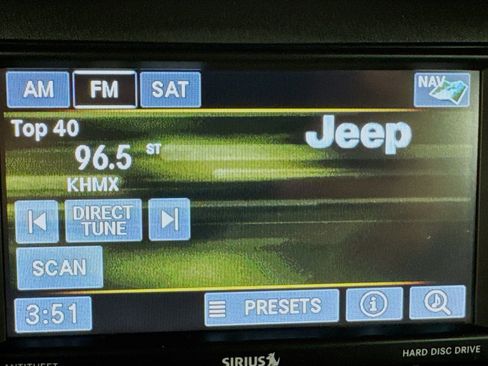 Used 2017 Jeep Wrangler Unlimited Sahara w/ Connectivity Group image 18