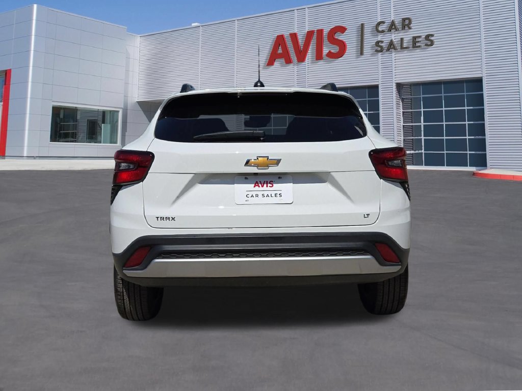 Used 2026 Chevrolet Trax LT FWD image 7
